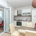 아파트 Dora Ražanj